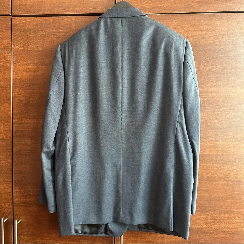 Joseph Abboud used it